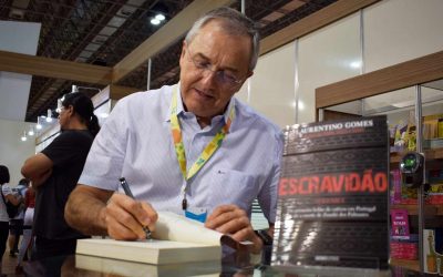 Laurentino Gomes lança Escravidão na Livraria da Vila