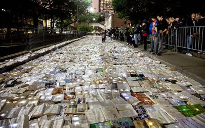 Artistas inundam as ruas do Canadá com 10 mil livros